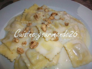 Recette raviolis aux quatre fromages sauce béchamel aux noix