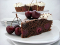 gâteau au chocolat, aux cerises & aux amandes